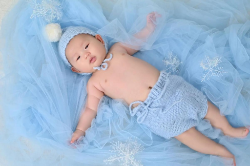 武义县宝宝从床上掉下来